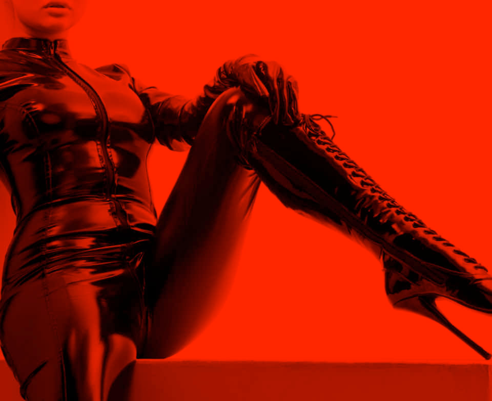 Dialogue sm par maitresse dominatrice, humiliation bdsm en toute discr&eacute;tion, maitresse tel attend ses soumis, dominatrice autoritaire